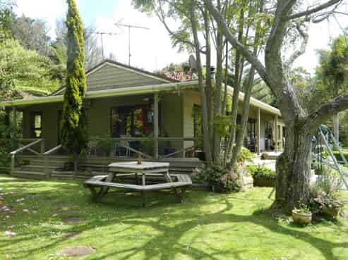 1320 Highway 22, Pukekawa