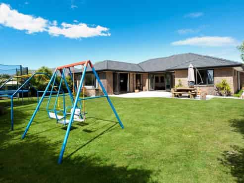 18 Sandalwood Place, Waimairi Beach