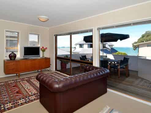 2/15 The Esplanade, Eastern Beach