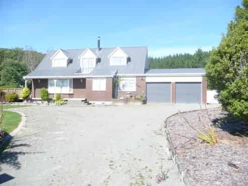 34 Omapere Street, Dobson