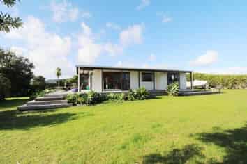 107 Sands Crescent, Matarangi