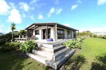 107 Sands Crescent, Matarangi