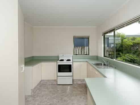 27 Aaron Place, Brookfield