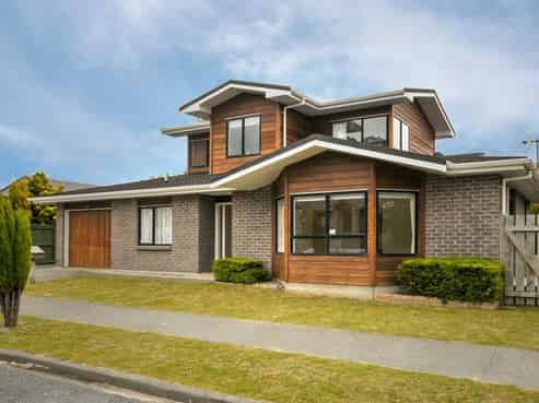 8 Furlong Crescent, Churton Park