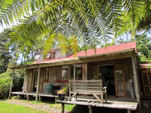 994 Kennedy Bay Road, Tuateawa