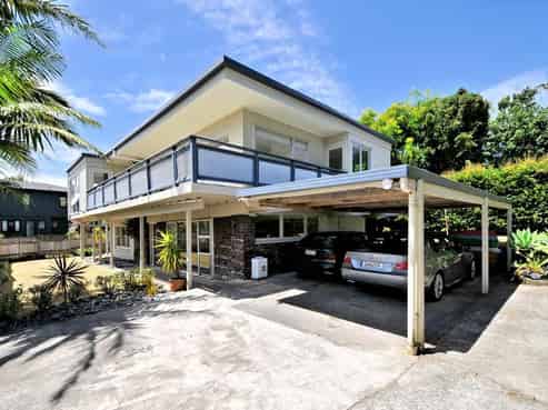 2/598 Beach Road, Rothesay Bay