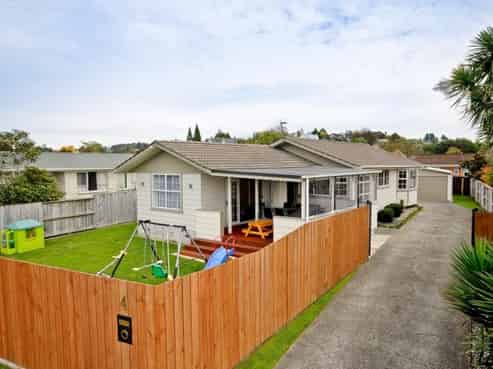 4 Fiona Place, Dinsdale