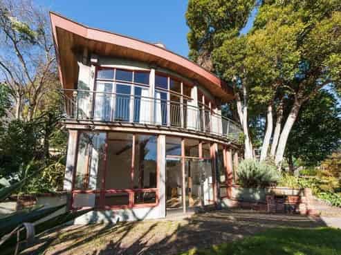 19 Riverbank Road, Okoia