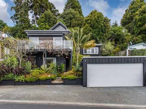 1184 Sandspit Road, Sandspit