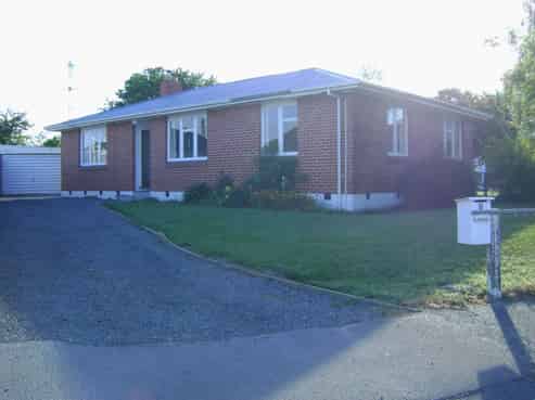 8 Pratley Crescent, Hampstead