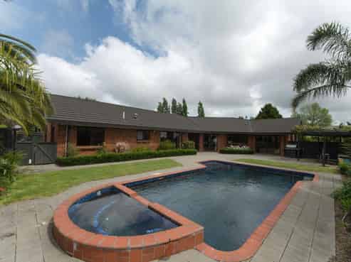 10 Harrowfield Drive, Harrowfield