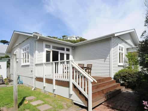 157 Derwent Street, Island Bay