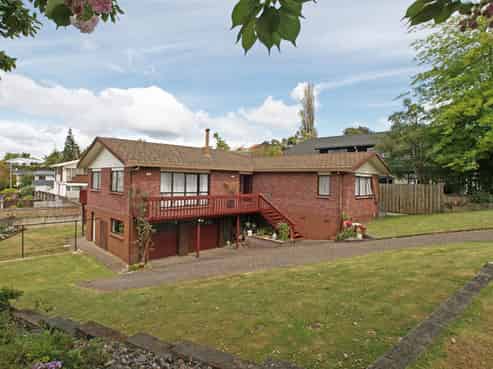 16 Glendale Drive, Dinsdale