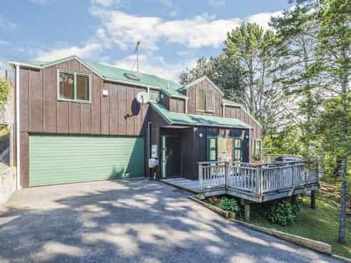 50 Bel Air Drive, Hillsborough