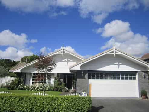 9 Ranara Court, West End