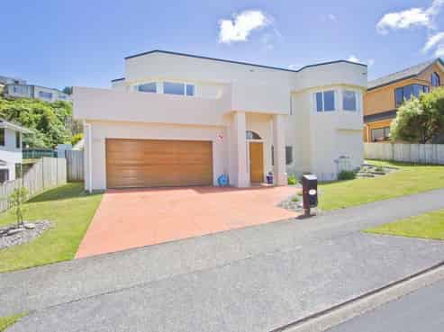 79 Redvers Drive, Belmont
