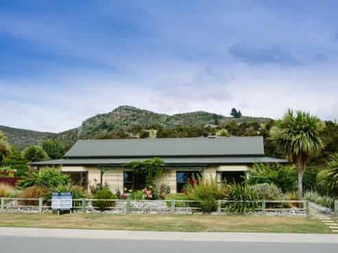 85 Lagoon Avenue, Albert Town