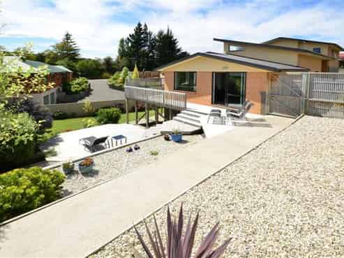 6 Coach Road, Fairfield