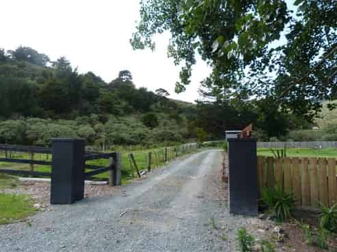 1993 Horeke Road, Horeke