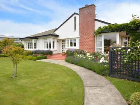 66 Park Street, Gladstone