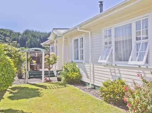 27 Momona Street, Wainuiomata