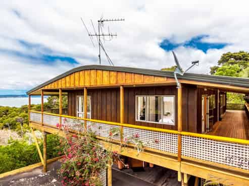 145 Victory Road, Laingholm