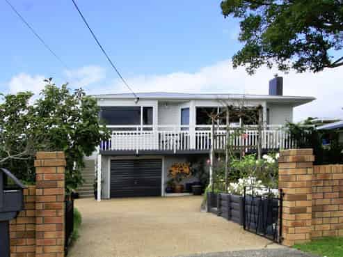 714 East Coast Road, Pinehill