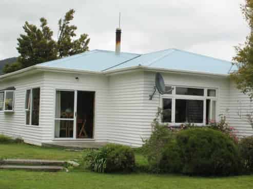 27 Main Road, Whataroa