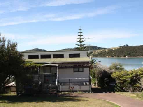 25 Ostend Road, Ostend