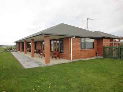 100 King Road, Rosewill