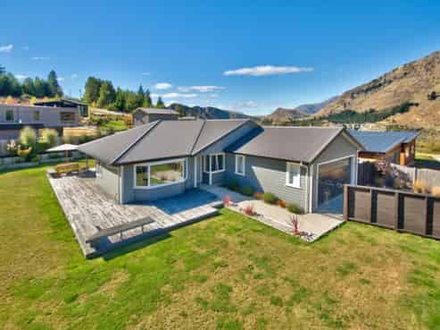 8 Harrys Close, Arthurs Point