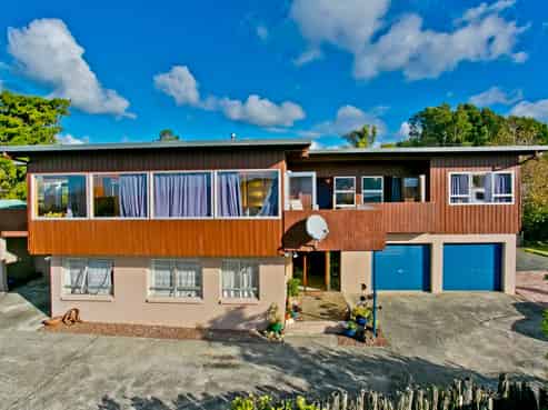 65 Okura River Road, Okura