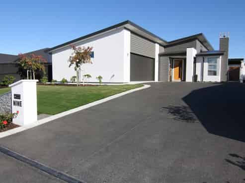 9 Churchill Drive, Fernside