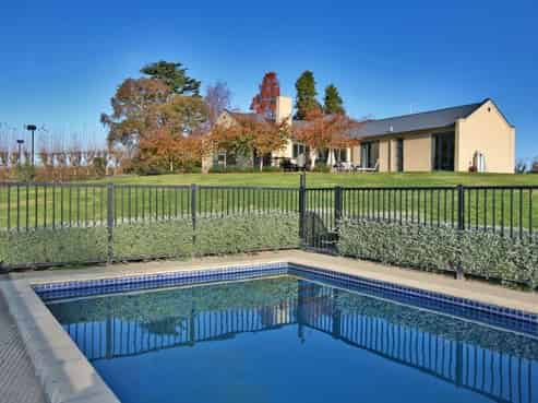 151 Saint Georges Road, Karamu