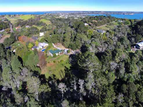 10 Hobbs Road, Matakatia