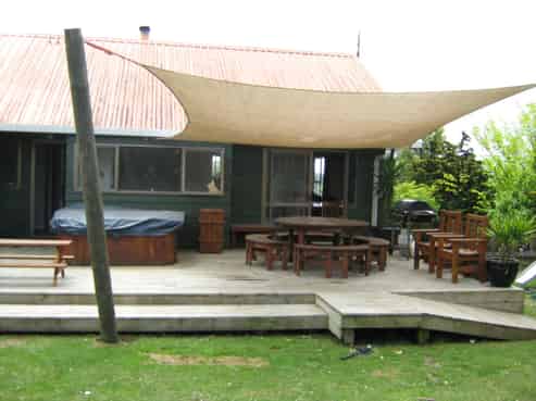 24B High Street, Tirau