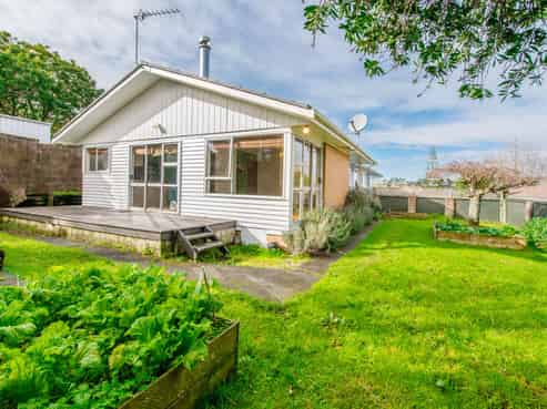 2/20 Juniper Road, Sunnynook