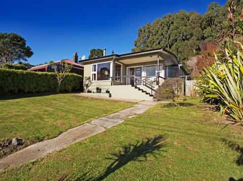 32 Waikana Street, Broad Bay