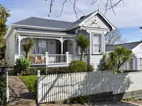 22 New Bond Street, Kingsland