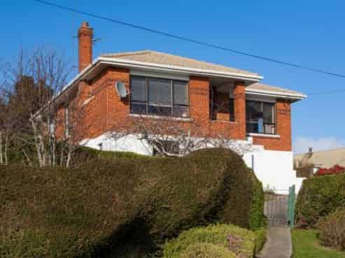 6 District Road, Roseneath