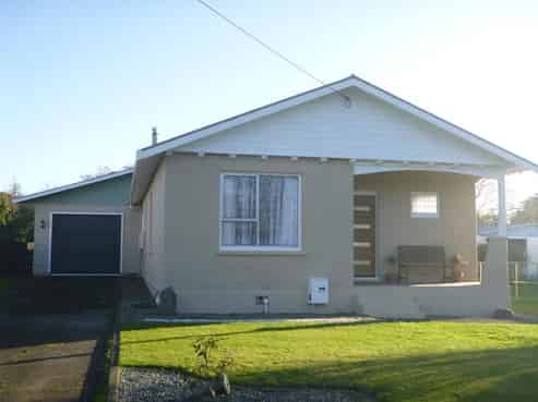 93 Swansea Road, Stratford