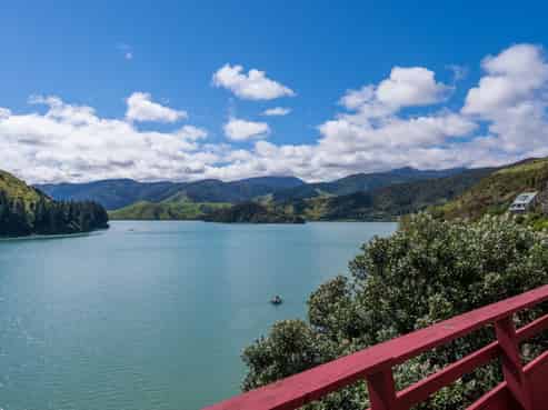 698 Cable Bay Road, Cable Bay