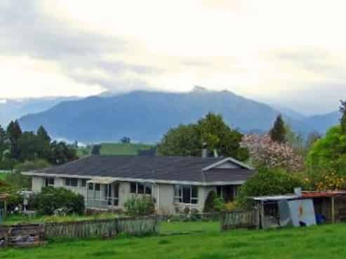 317 Abel Tasman Drive, Motupipi