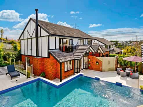 877 Beach Road, Waiake