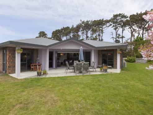 134 Weggery Drive, Waikanae Beach