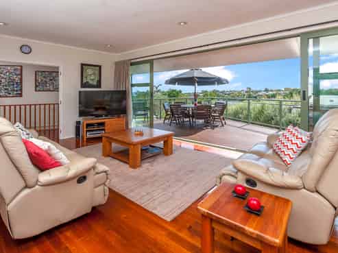 8 Copperfield Terrace, Mellons Bay