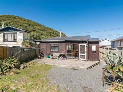 84 The Esplanade, Houghton Bay