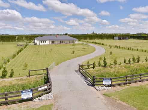 759 Springbank Road, Cust