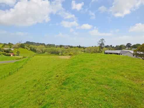 559 Mangorei Road, Egmont Village