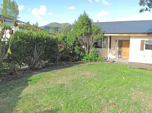 9 Armstrong Grove, Hilltop